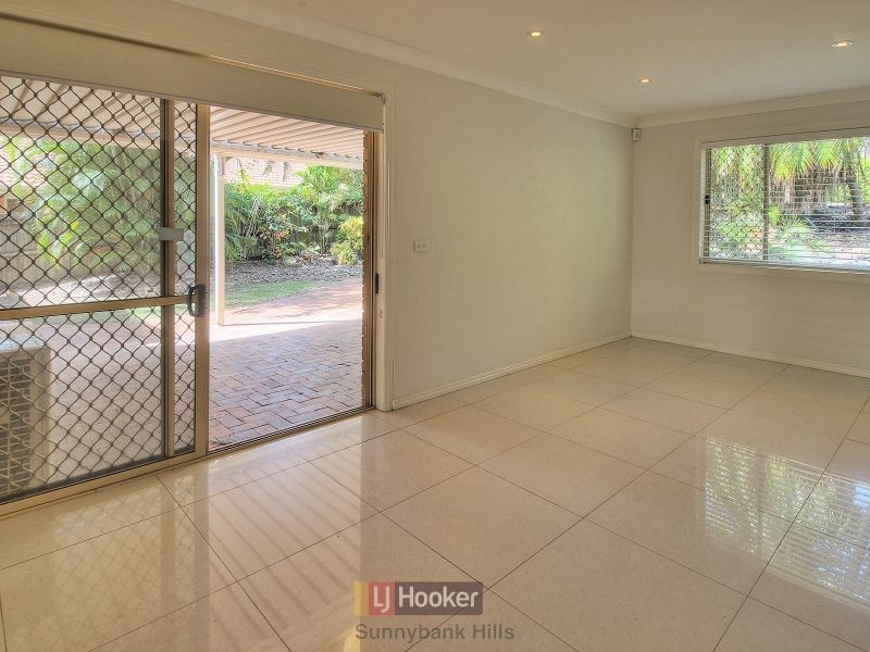 22 Hoover Court, Stretton QLD 4116