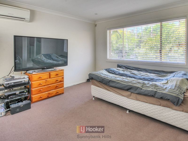 22 Hoover Court, Stretton QLD 4116
