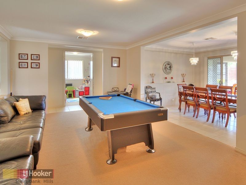 16 Trevi Close, Eight Mile Plains QLD 4113