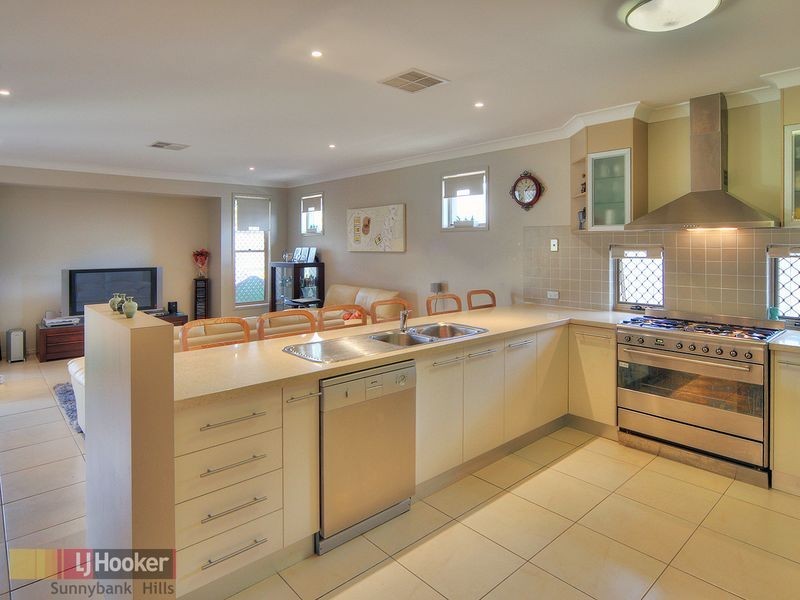 16 Trevi Close, Eight Mile Plains QLD 4113