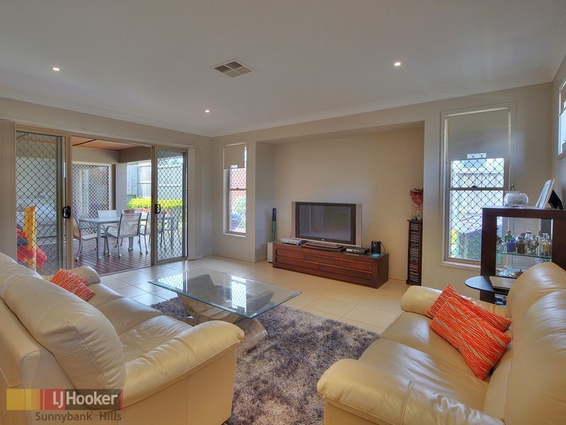 16 Trevi Close, Eight Mile Plains QLD 4113