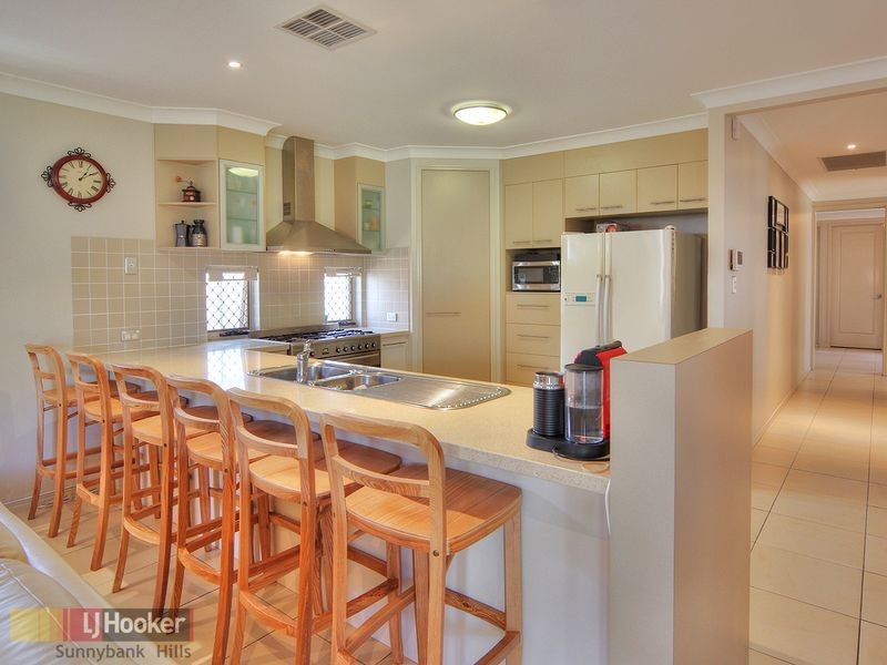 16 Trevi Close, Eight Mile Plains QLD 4113