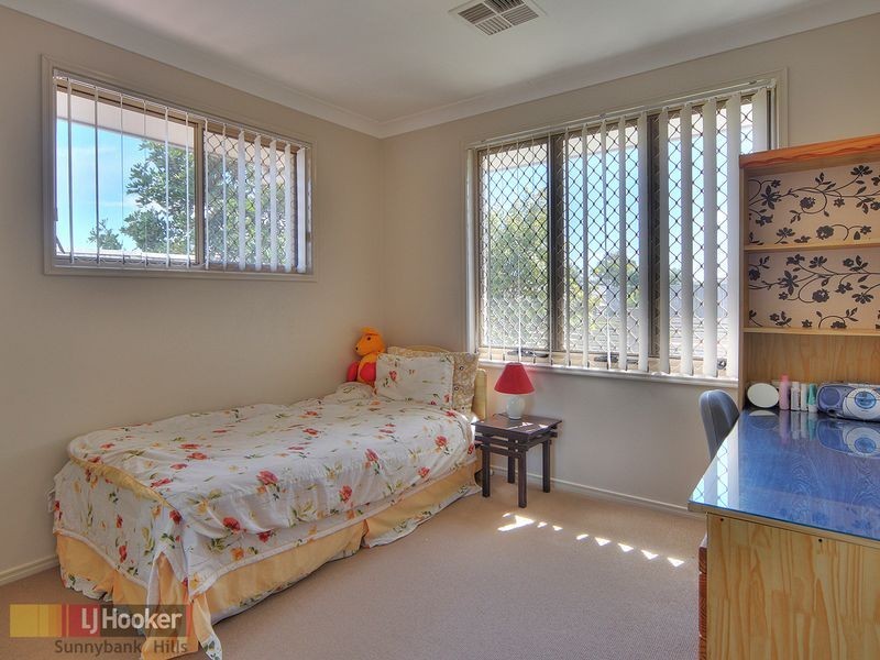 16 Trevi Close, Eight Mile Plains QLD 4113