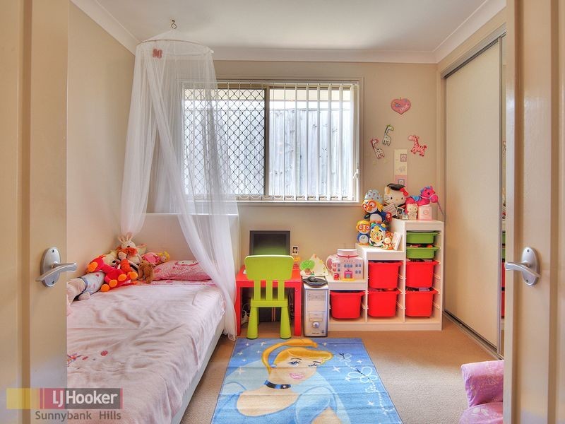 16 Trevi Close, Eight Mile Plains QLD 4113