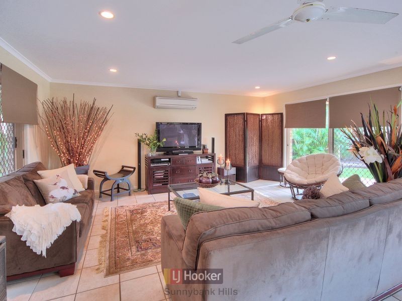 11 Robynne Place, Kuraby QLD 4112