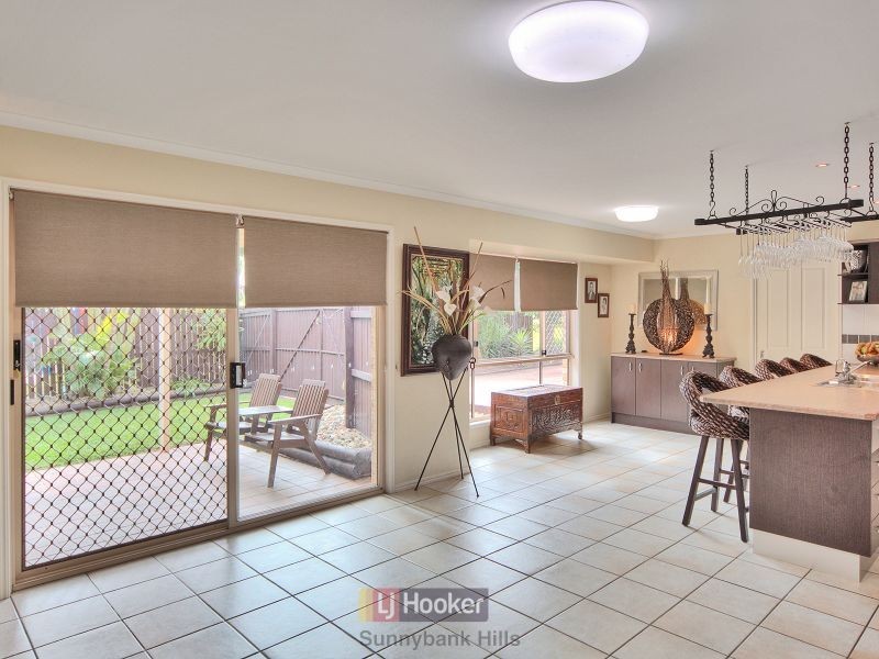 11 Robynne Place, Kuraby QLD 4112