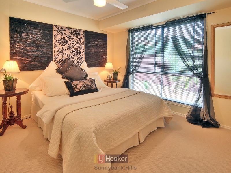 11 Robynne Place, Kuraby QLD 4112