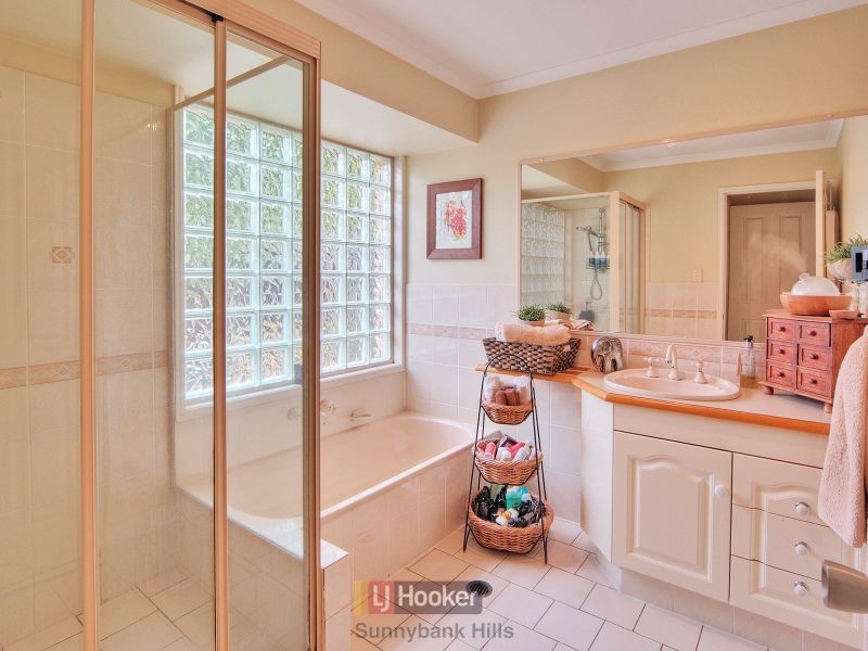 11 Robynne Place, Kuraby QLD 4112