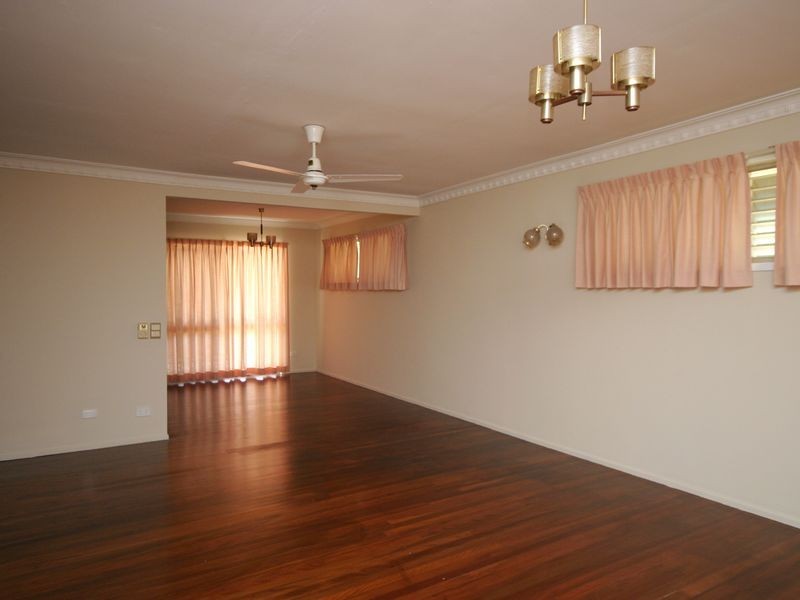 2 Tartarian Street, Macgregor QLD 4109