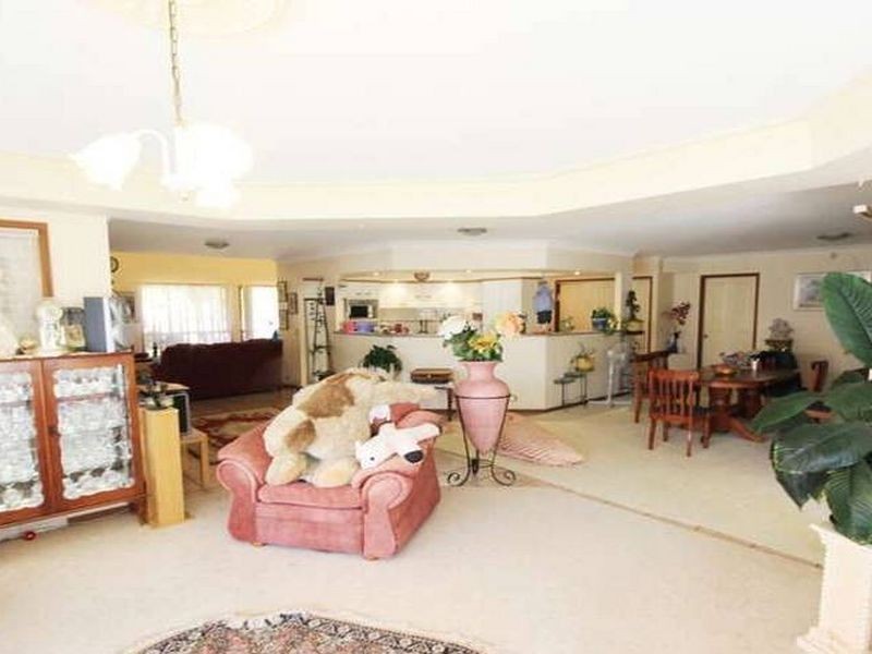 81 Ontario Crescent, Parkinson QLD 4115