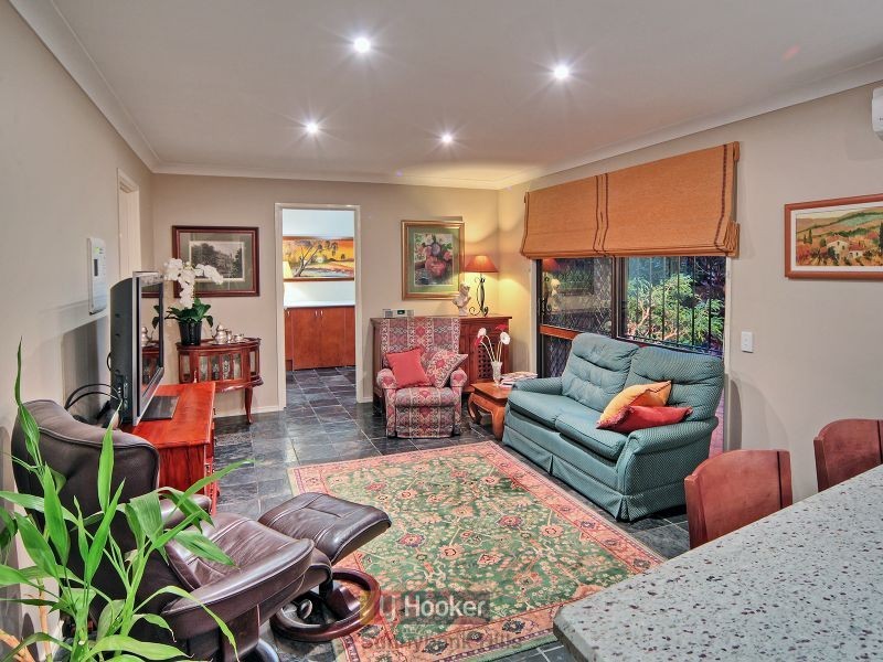11 Burmel Street, Robertson QLD 4109