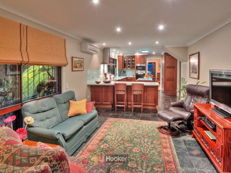 11 Burmel Street, Robertson QLD 4109