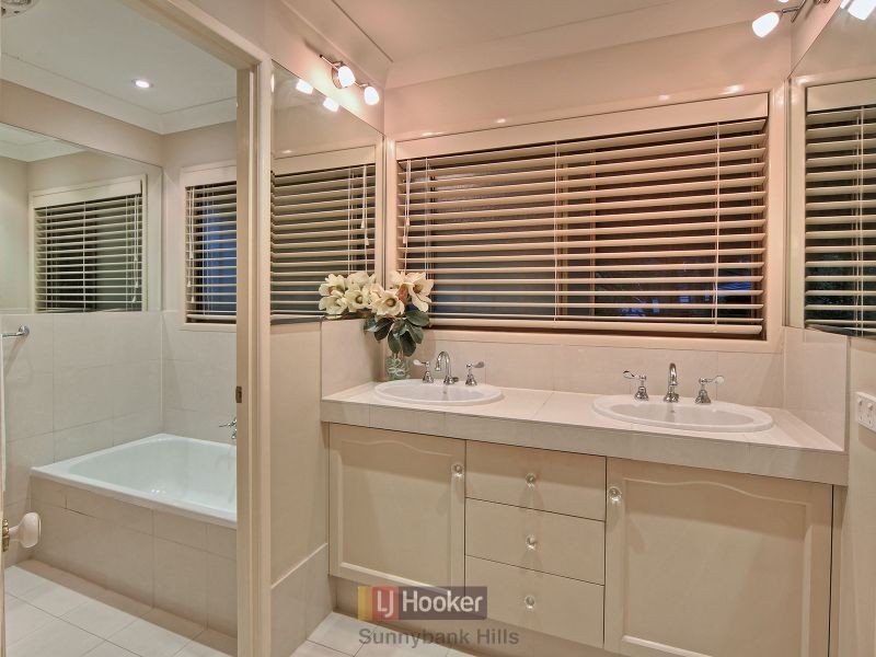 11 Burmel Street, Robertson QLD 4109