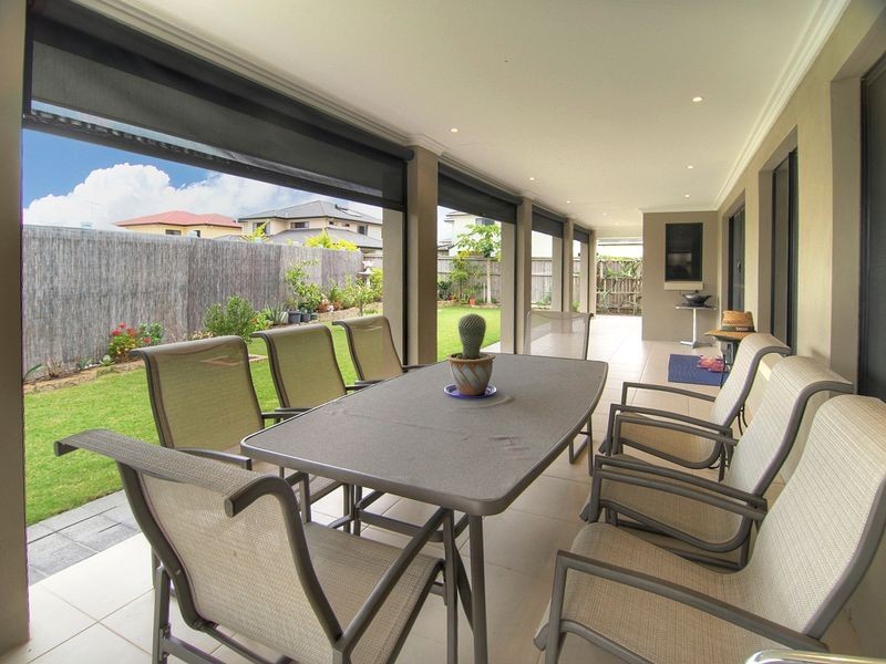 106 The Parkway, Stretton QLD 4116