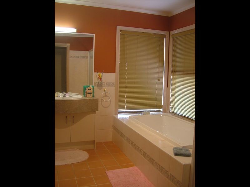 27 Janarde Place, Parkinson QLD 4115