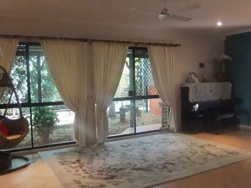 27 Janarde Place, Parkinson QLD 4115