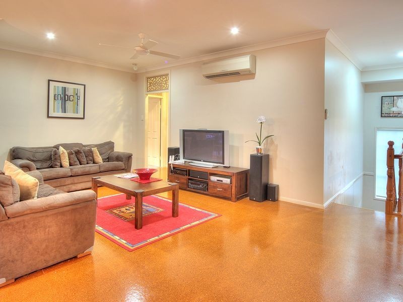 8 Franquin Crescent, Kuraby QLD 4112