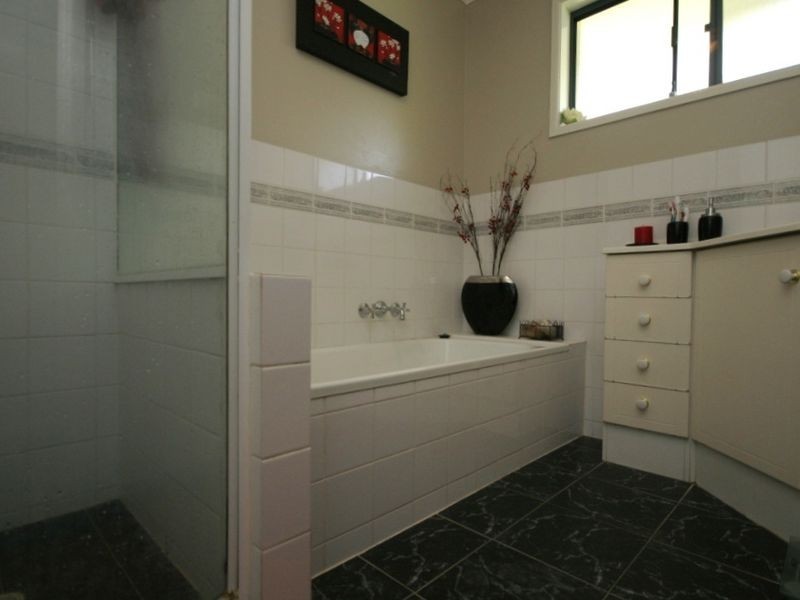 6 Amarna Street, Eight Mile Plains QLD 4113