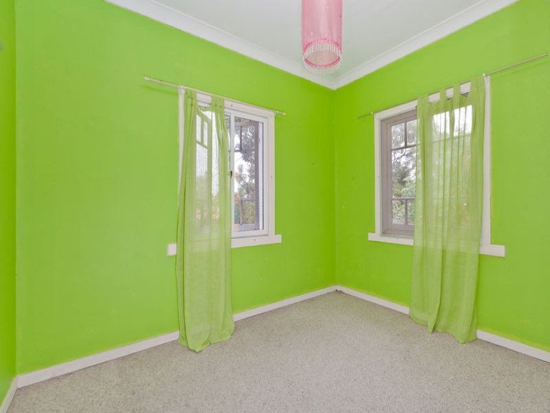 32 Nyleta Street, Coopers Plains QLD 4108