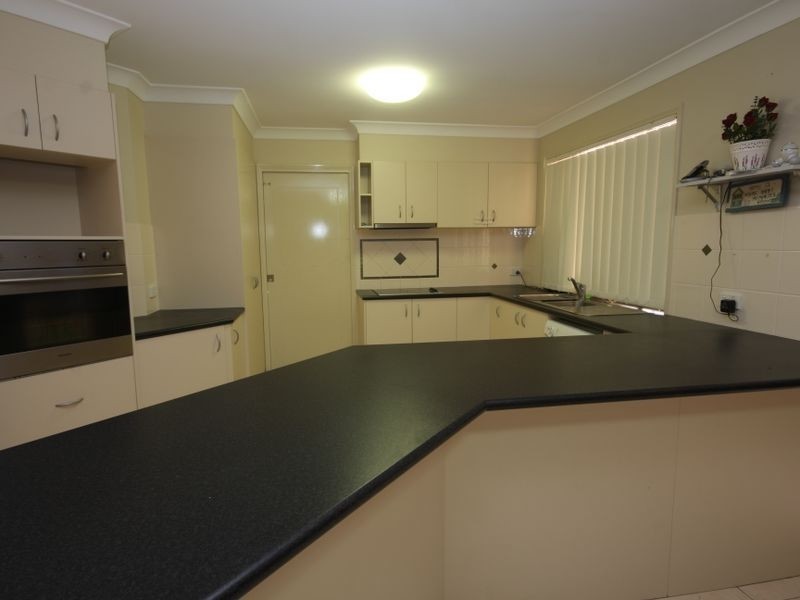 5 Watarrka Drive, Parkinson QLD 4115