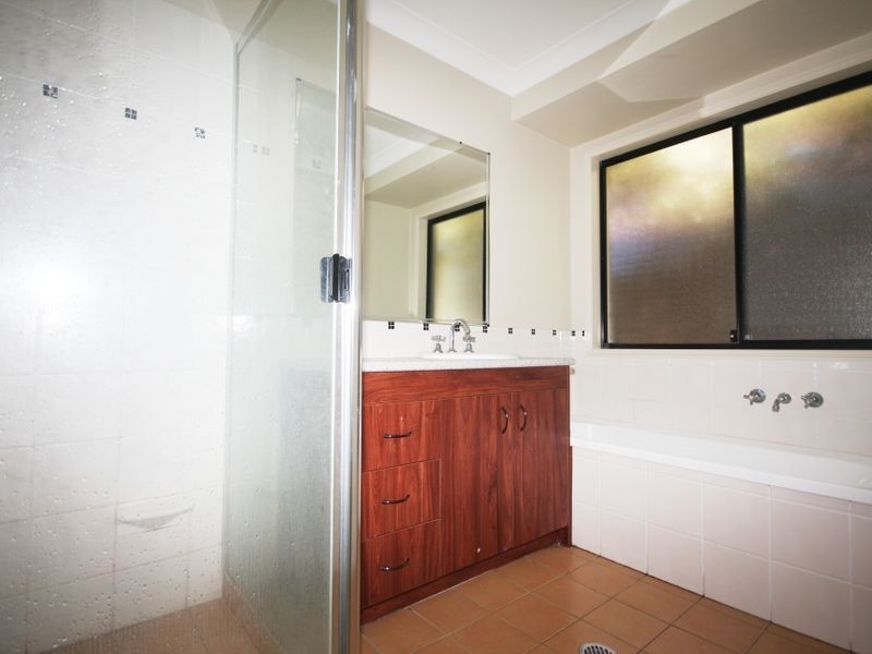 5 Watarrka Drive, Parkinson QLD 4115