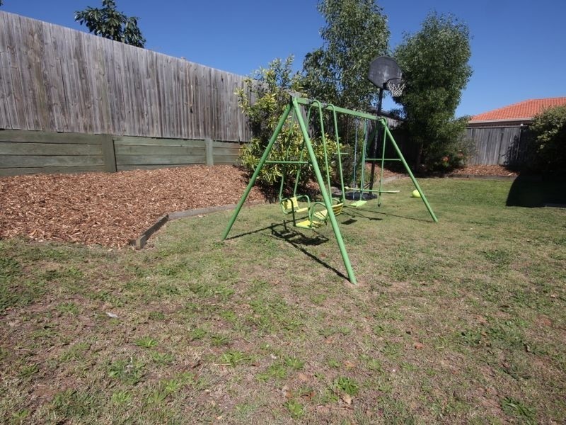 5 Watarrka Drive, Parkinson QLD 4115