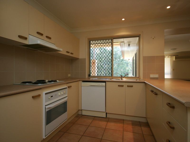 37 Orania Crescent, Calamvale QLD 4116