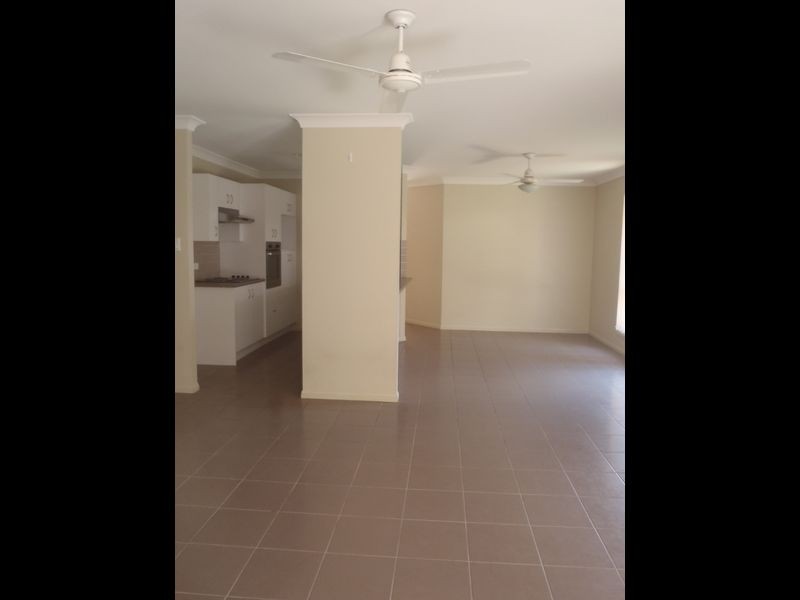 59 Tallowood Way, Sunnybank Hills QLD 4109