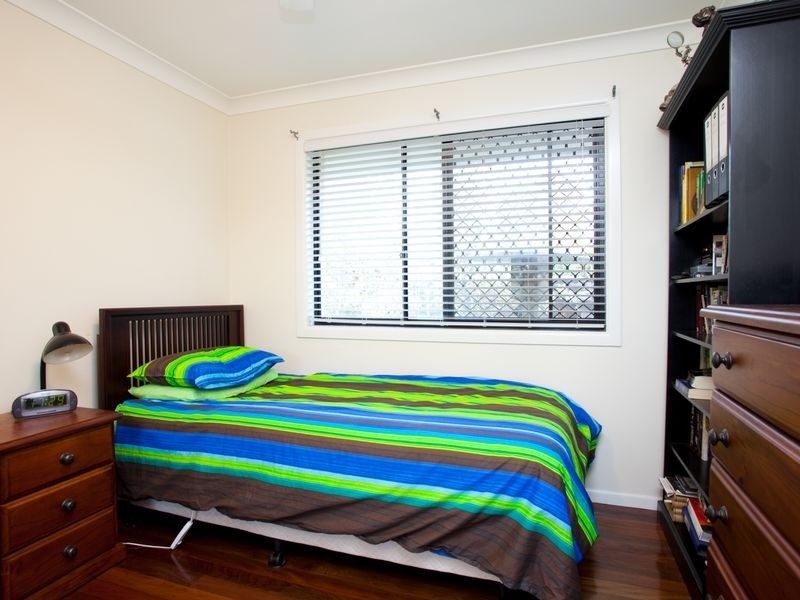 5 Mintern Street, Macgregor QLD 4109