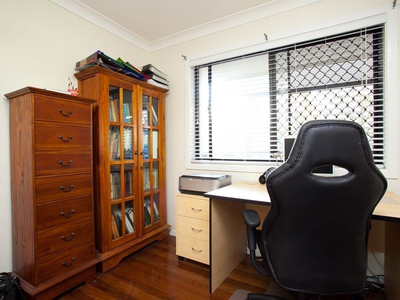 5 Mintern Street, Macgregor QLD 4109