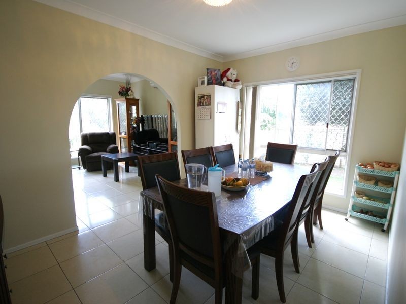 528 Mains Road, Macgregor QLD 4109