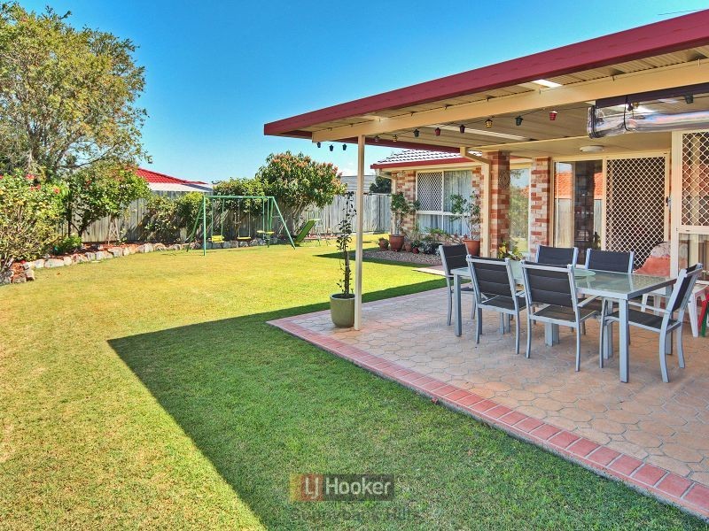 18 Yellowstone Place, Parkinson QLD 4115