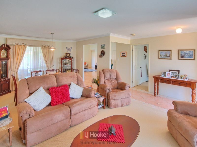 18 Yellowstone Place, Parkinson QLD 4115