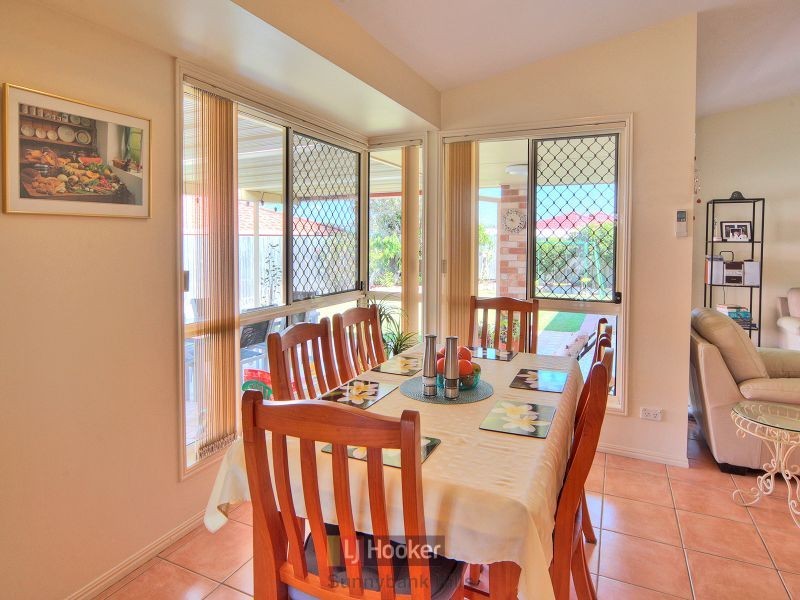 18 Yellowstone Place, Parkinson QLD 4115