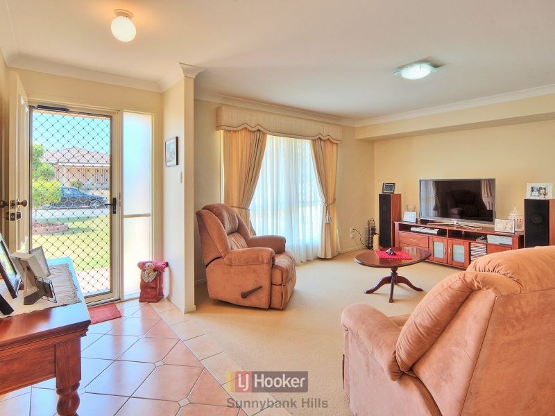 18 Yellowstone Place, Parkinson QLD 4115