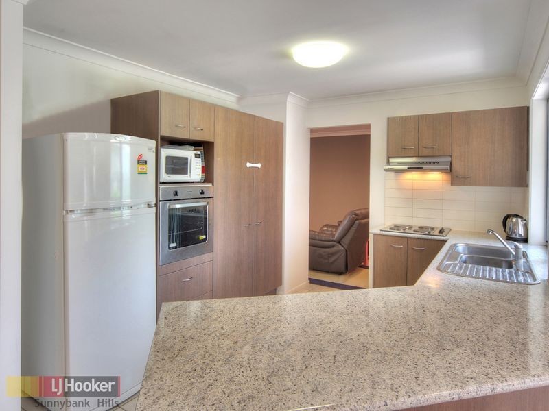 2 Goongarrie Crescent, Parkinson QLD 4115