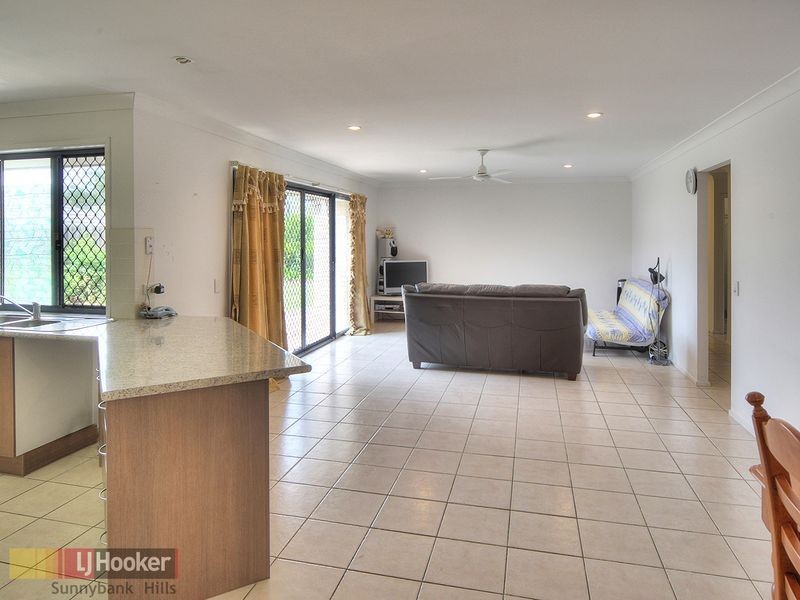 2 Goongarrie Crescent, Parkinson QLD 4115