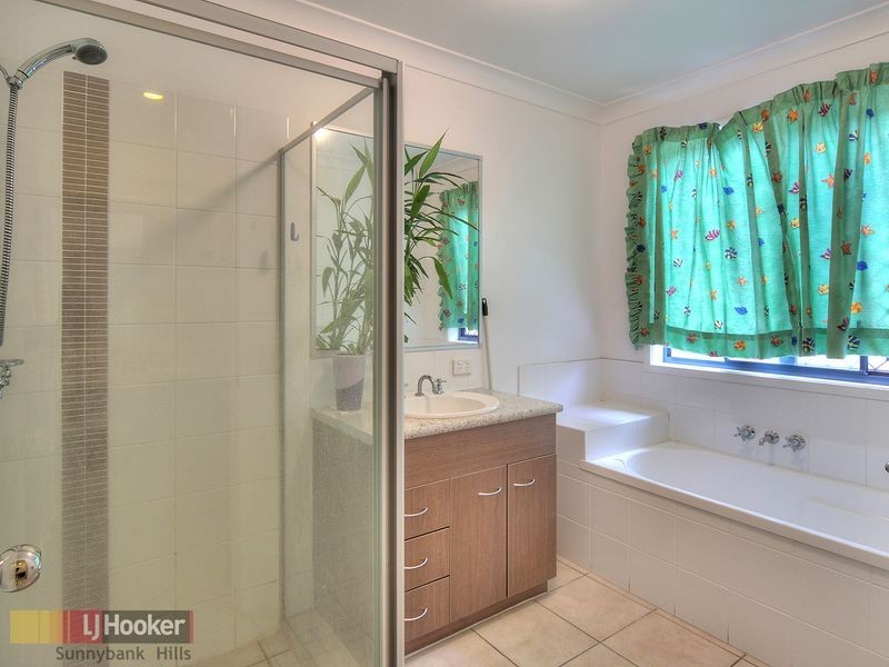 2 Goongarrie Crescent, Parkinson QLD 4115