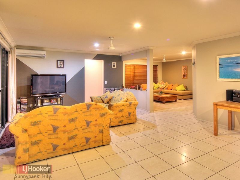 27 Watheroo Place, Parkinson QLD 4115