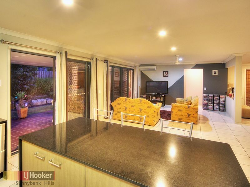 27 Watheroo Place, Parkinson QLD 4115