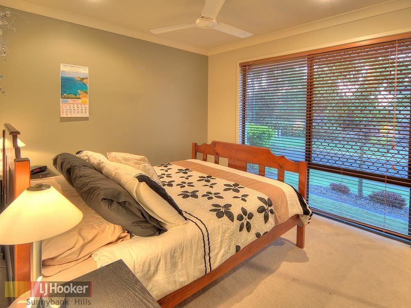 27 Watheroo Place, Parkinson QLD 4115