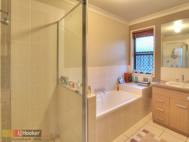27 Watheroo Place, Parkinson QLD 4115