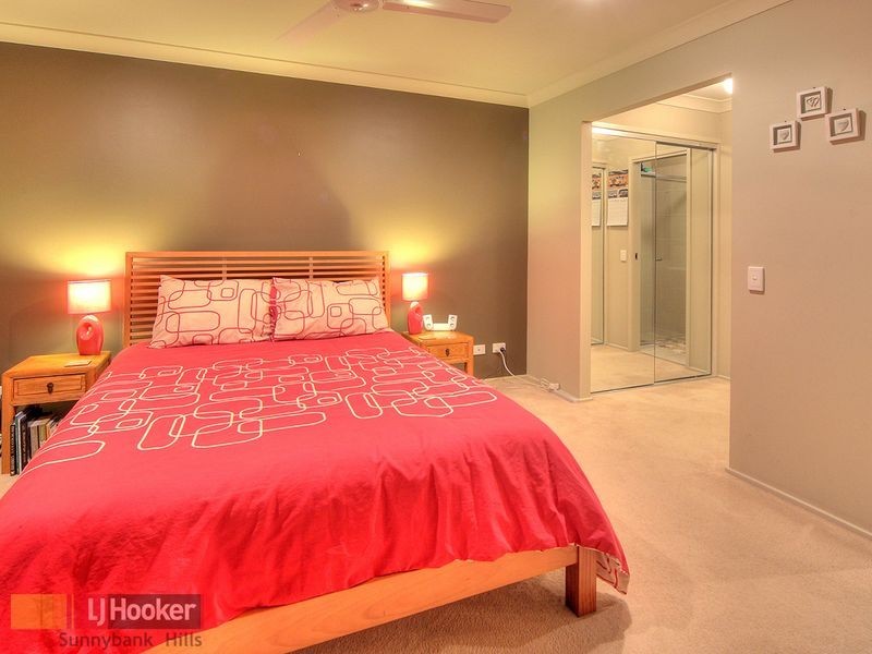 27 Watheroo Place, Parkinson QLD 4115