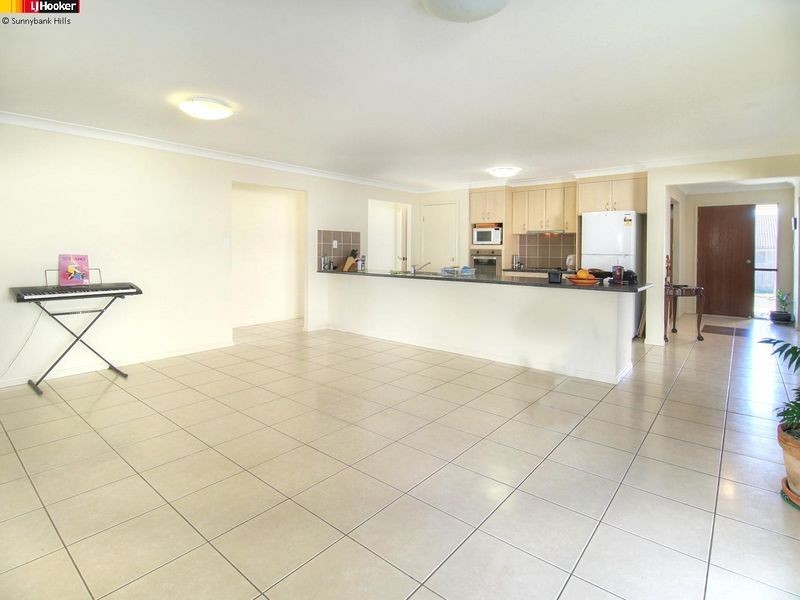 11 Bufalino Street, Parkinson QLD 4115