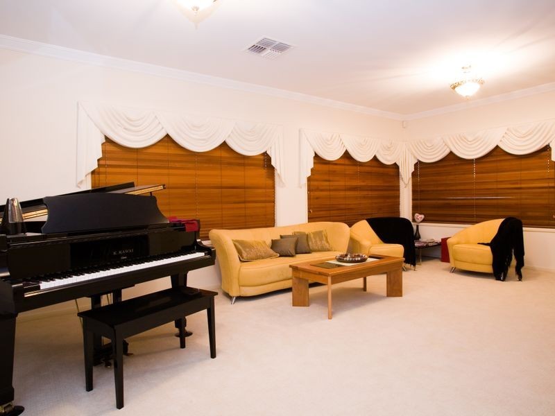 10 Zingelmann Place, Kuraby QLD 4112