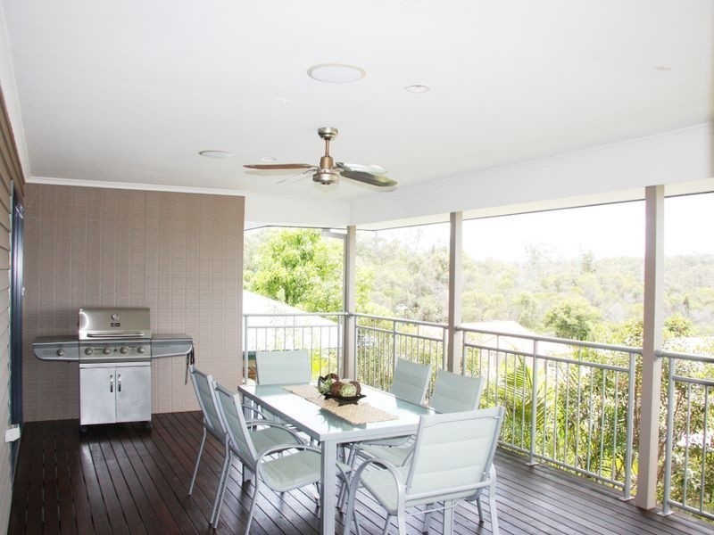 8 Mayfair Place, Stretton QLD 4116