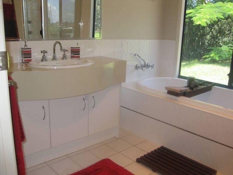 8 Mayfair Place, Stretton QLD 4116