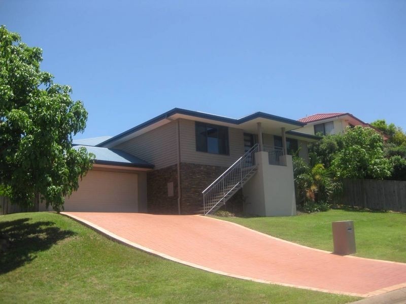 8 Mayfair Place, Stretton QLD 4116