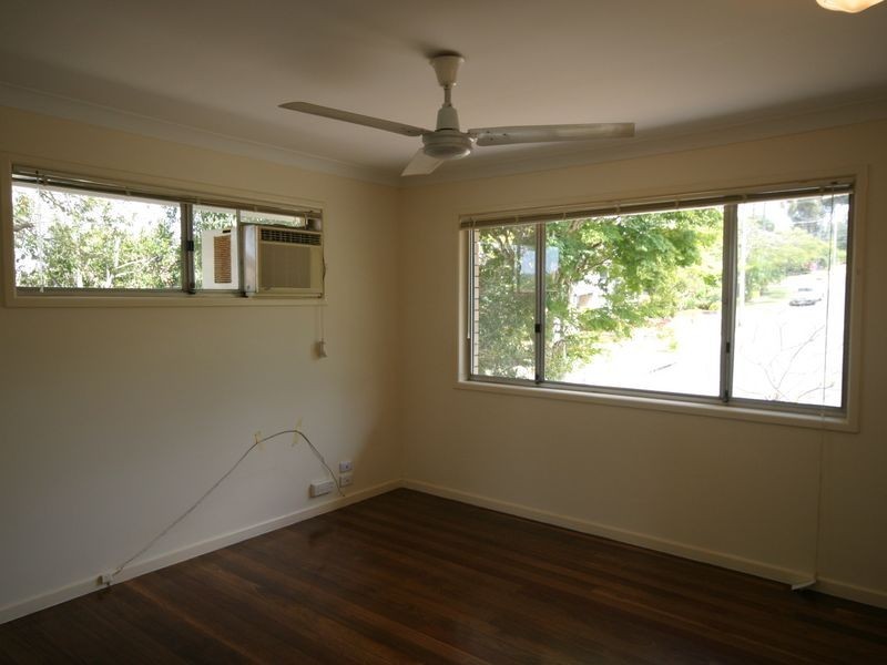 21 Fernshaw Street, Macgregor QLD 4109
