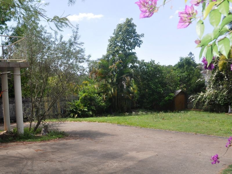 13 Dalton Street, Yeronga QLD 4104